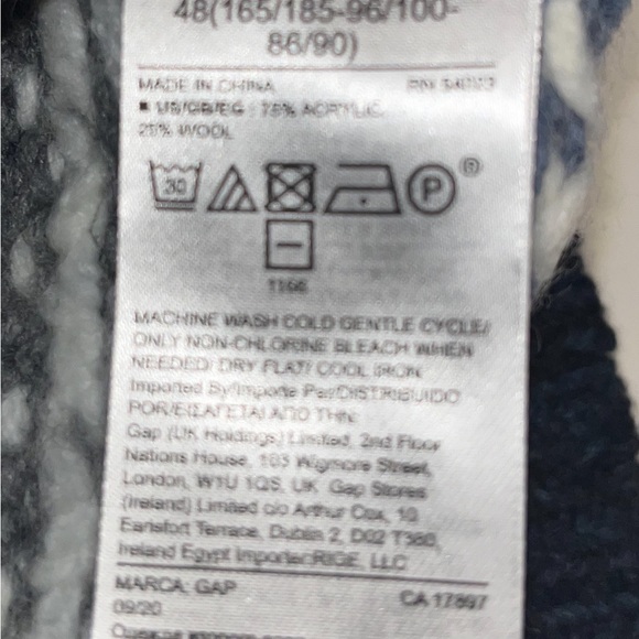 Warm Holiday Wool Blend Sweater.  Good through the winter!! - Picture 5 of 8